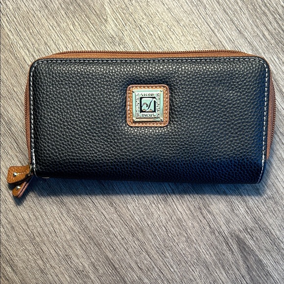 Stone Mountain Pebbled Leather Wallet - Picture 2 of 9